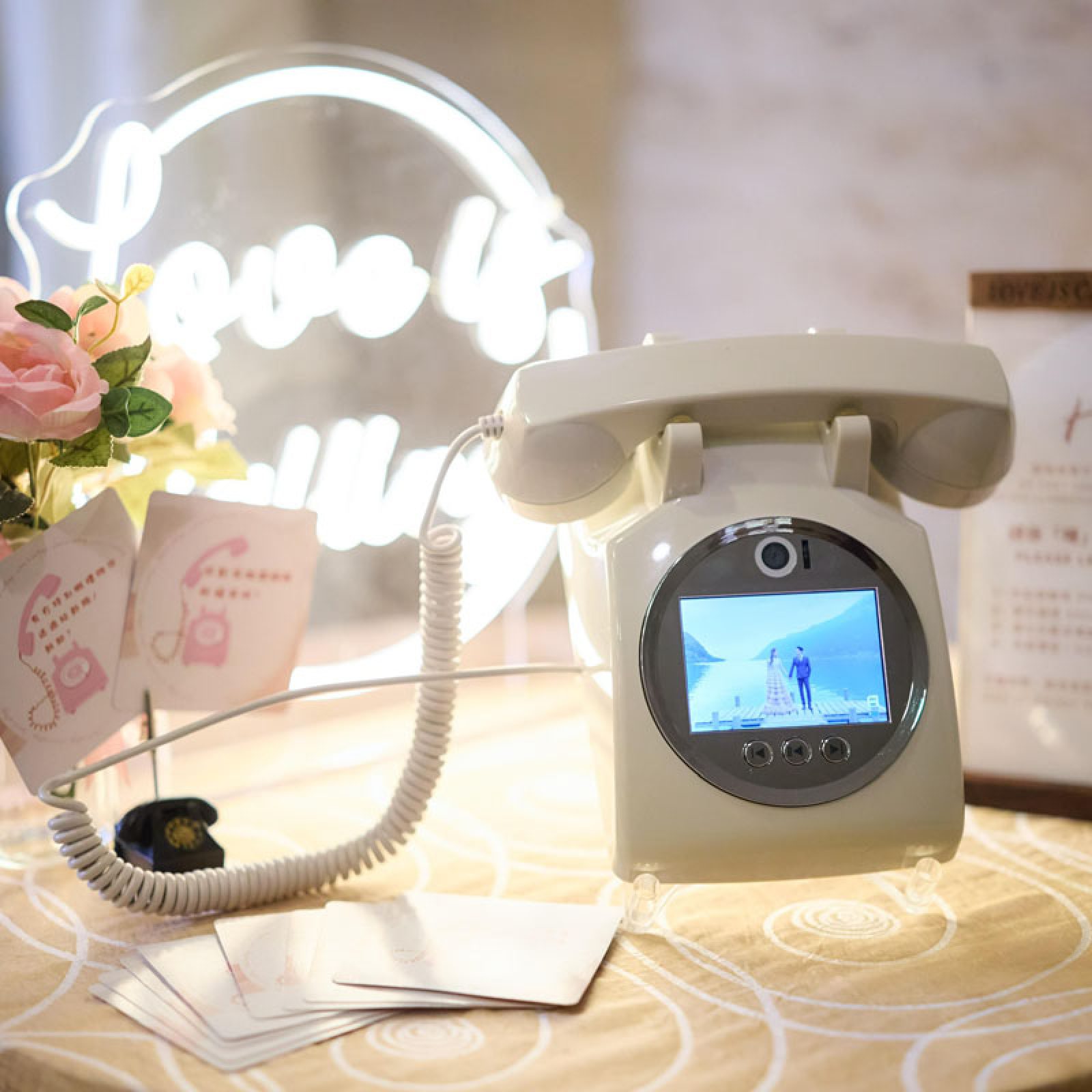 loveiscalling_airside10_03