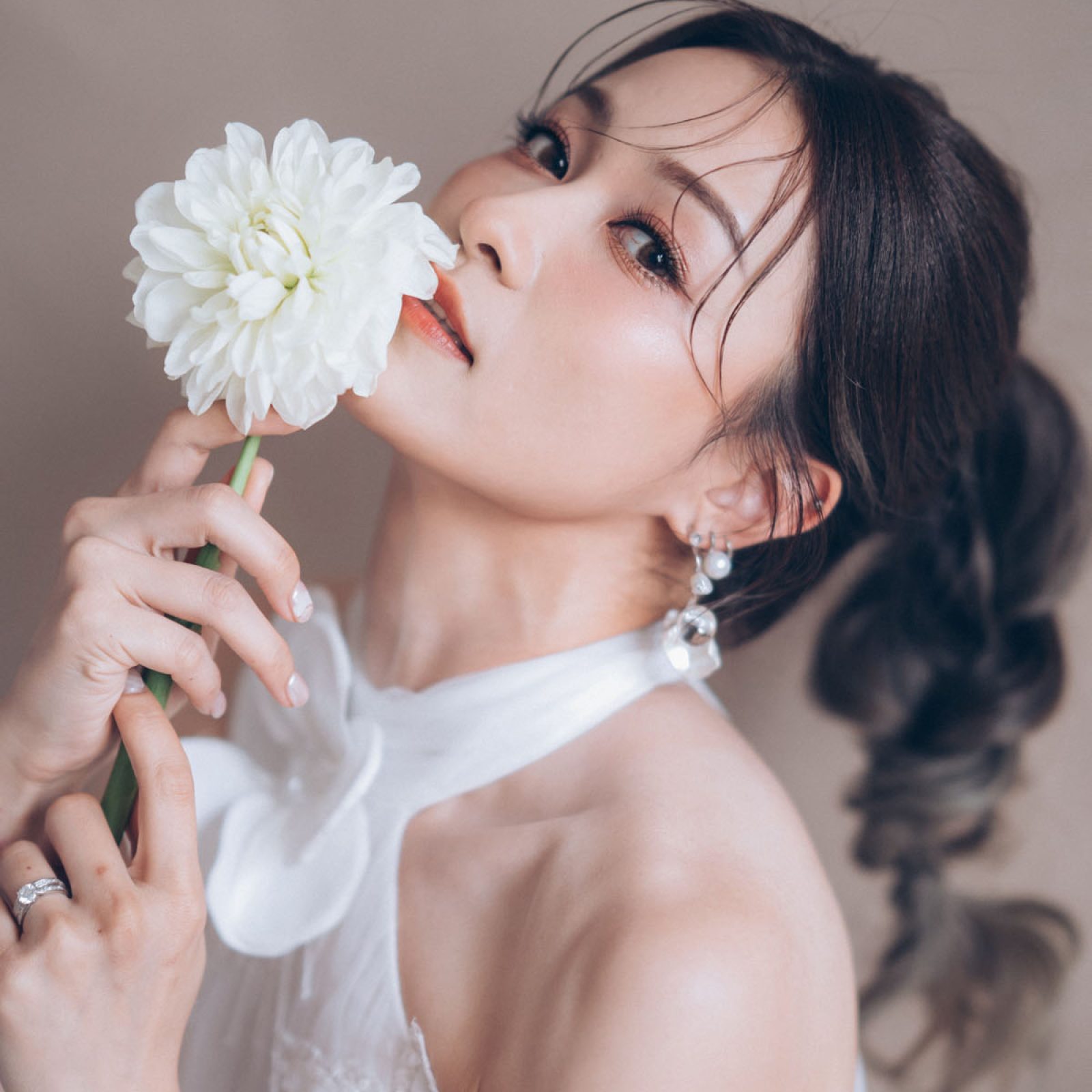 {"ARInfo":{"IsUseAR":false},"Version":"1.0.0","MakeupInfo":{"IsUseMakeup":false},"FaceliftInfo":{"IsChangeEyeLift":false,"IsChangeFacelift":false,"IsChangePostureLift":false,"IsChangeNose":false,"IsChangeFaceChin":false,"IsChangeMouth":false,"IsChangeThinFace":false},"BeautyInfo":{"SwitchMedicatedAcne":false,"IsAIBeauty":false,"IsBrightEyes":false,"IsSharpen":false,"IsOldBeauty":false,"IsReduceBlackEyes":false},"HandlerInfo":{"AppName":2},"FilterInfo":{"IsUseFilter":false}}